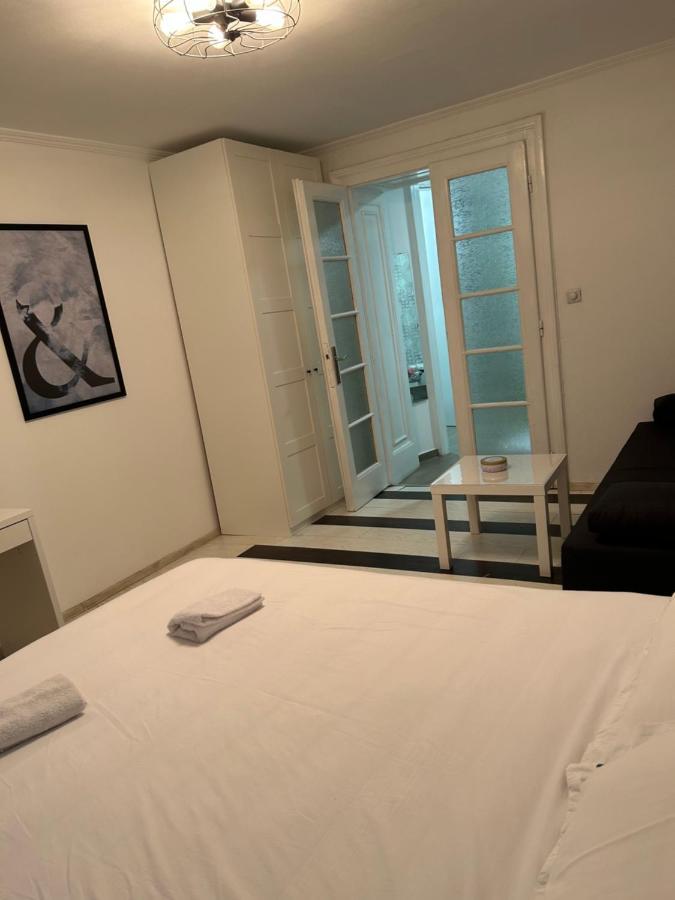 Lana Apartman Belgrad Exteriör bild